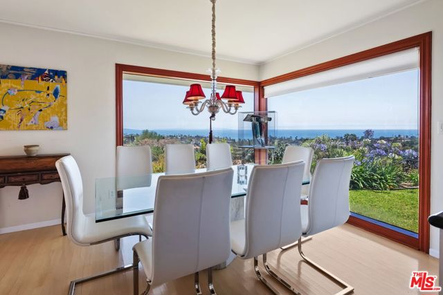 1166 LAS PULGAS Place, Pacific Palisades CA: https://media.crmls.org/mediaz/eef3a72a-b7f4-4cc8-8017-19396e1f44b9.jpg