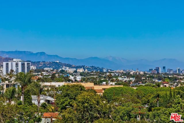 838 Doheny Drive, West Hollywood, California 90069, 2 Bedrooms Bedrooms, ,2 BathroomsBathrooms,Condominium,For Sale,Doheny,24422655