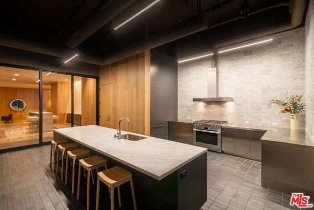 702 N Doheny Drive, West Hollywood CA: https://media.crmls.org/mediaz/eef4d0af-bbdf-486d-81d8-a0827b070981.jpg