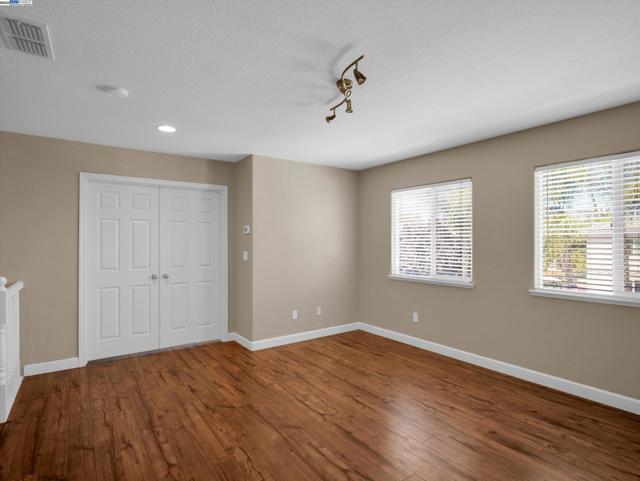 1413 Angus St, Patterson CA: https://media.crmls.org/mediaz/eef57c7d-44da-4377-969e-124cd1bceaa5.jpg