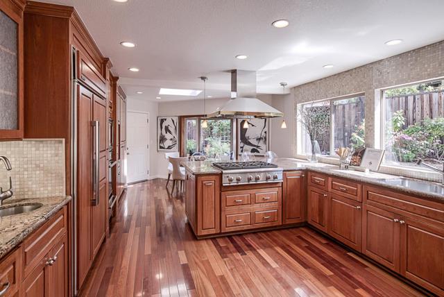 1231 Gronwall Lane, Los Altos CA: https://media.crmls.org/mediaz/eef67344-6ff1-48fe-b5bf-8c3696f13ab1.jpg
