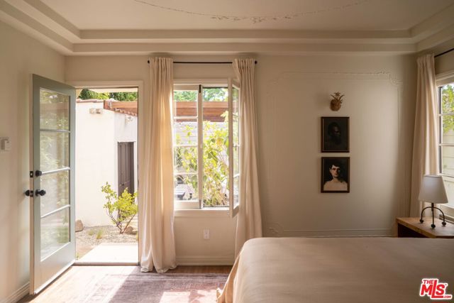 4331 4th Avenue, Los Angeles CA: https://media.crmls.org/mediaz/eef6eb4e-1c89-40fd-a9f0-2d58e997ce5c.jpg