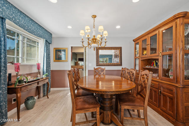 1455 Calle Colina, Thousand Oaks CA: https://media.crmls.org/mediaz/eef766a1-5d5f-4e19-9edd-100d69690d03.jpg