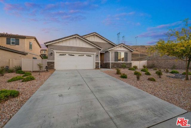 2906 Crocus Place, Palmdale CA: https://media.crmls.org/mediaz/eef85221-af7b-4b9d-ad88-91a7df424243.jpg
