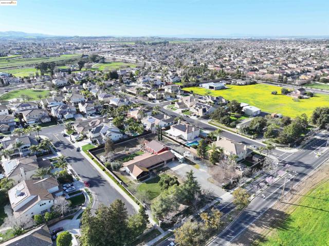 3215 Ohara Ave, Brentwood CA: https://media.crmls.org/mediaz/eef85e85-3d9a-4c08-acb4-4914b6986dcb.jpg