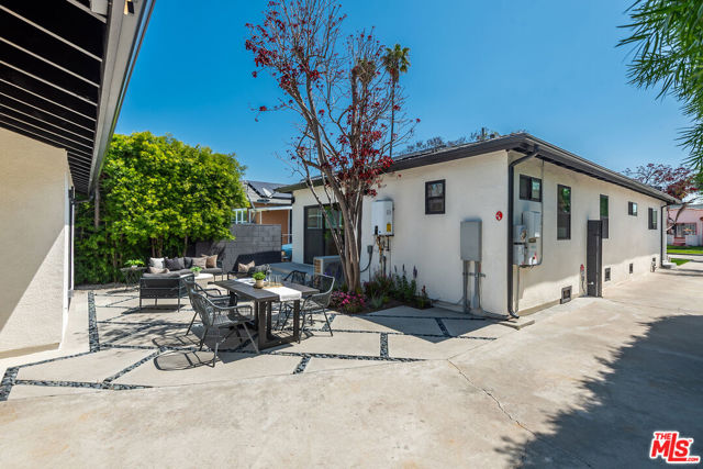 2235 S Mansfield Avenue, Los Angeles CA: https://media.crmls.org/mediaz/eef8fc9c-94c1-4d49-9d41-c24fc27691b5.jpg