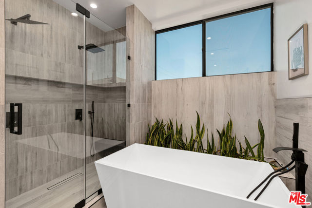 4 Bed Home for Sale in Venice, California