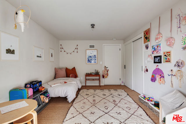 3629 Serra Road, Malibu CA: https://media.crmls.org/mediaz/eefa8dcc-7df9-4874-9b1a-ebb9bcf73b38.jpg