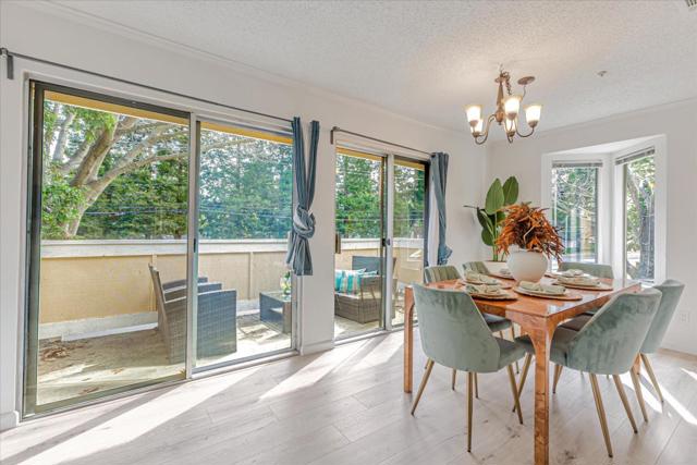 2575 Oak Road, Walnut Creek CA: https://media.crmls.org/mediaz/eefaa520-a42e-4434-bc21-e09effff17e2.jpg