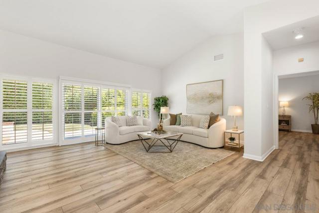 2084 Roberts Pl, Escondido CA: https://media.crmls.org/mediaz/eefac8e7-628b-48b3-b978-7a6a3e33330e.jpg