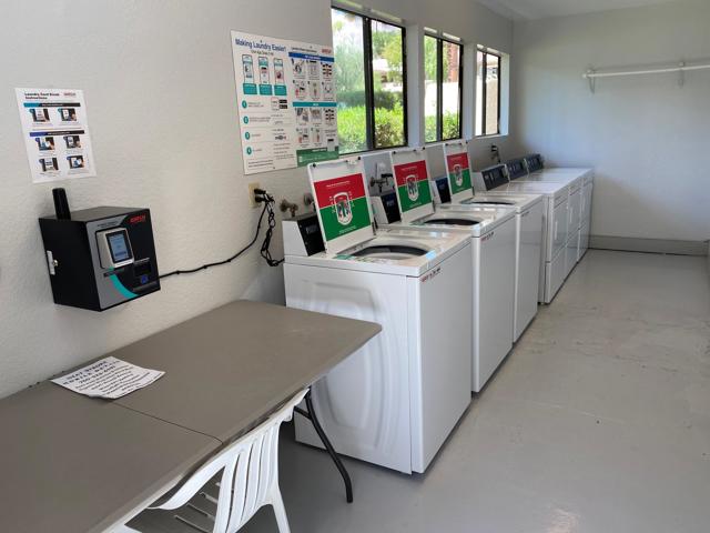2822 N Auburn Court, Palm Springs CA: https://media.crmls.org/mediaz/eefb341c-93b7-4a4b-a58e-c076223302c1.jpg