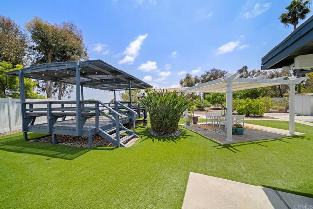3923 San Pablo Avenue, Oceanside CA: https://media.crmls.org/mediaz/eefb7696-257f-4fe1-8604-a9bbab11eeee.jpg