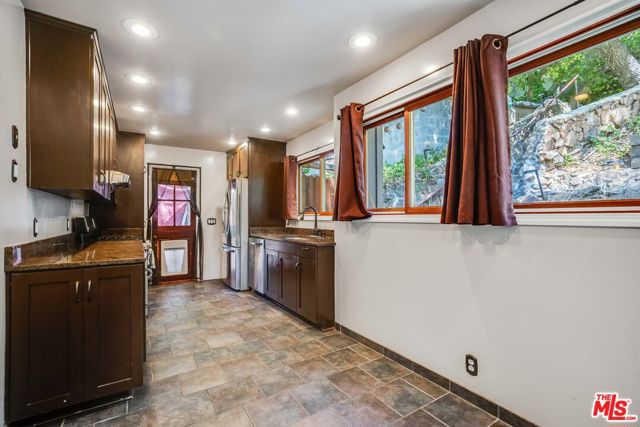 638 N Topanga Canyon Boulevard, Topanga CA: https://media.crmls.org/mediaz/eefb85d2-92c4-4b16-8b78-c92fa0b5b61c.jpg