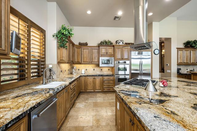 81874 Couples Court, La Quinta CA: https://media.crmls.org/mediaz/eefc2829-152f-47ec-b2d9-ccb5613edf86.jpg