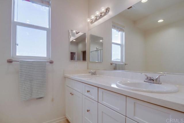 Detail Gallery Image 30 of 60 For 1330 Santa Liza #4,  Chula Vista,  CA 91913 - 4 Beds | 3/1 Baths