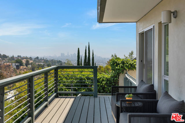 2742 Creston Drive, Los Angeles CA: https://media.crmls.org/mediaz/eefee5c4-4f8c-4369-99ce-5b6ef8539670.jpg