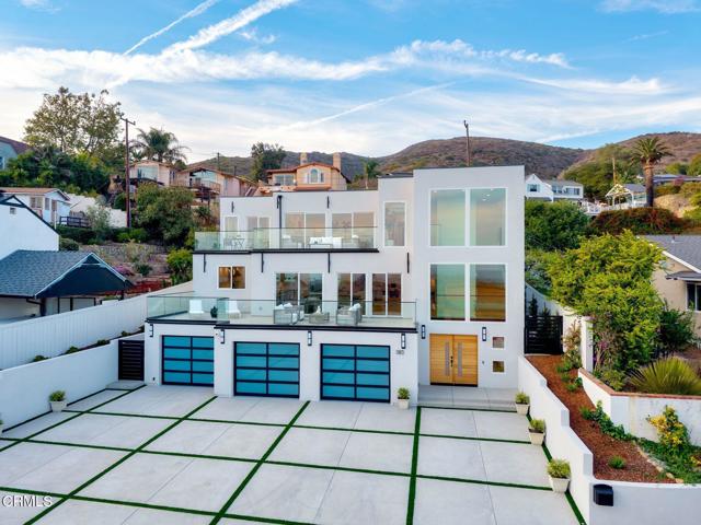 2407 Sunset Drive, Ventura CA: https://media.crmls.org/mediaz/eefefa90-627f-4240-bc86-a2bbf1b70b9e.jpg
