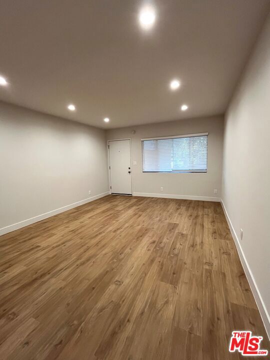 11680 W OHIO Avenue, Los Angeles CA: https://media.crmls.org/mediaz/eefeffbb-358d-404c-b746-b3dd41c38b1a.jpg
