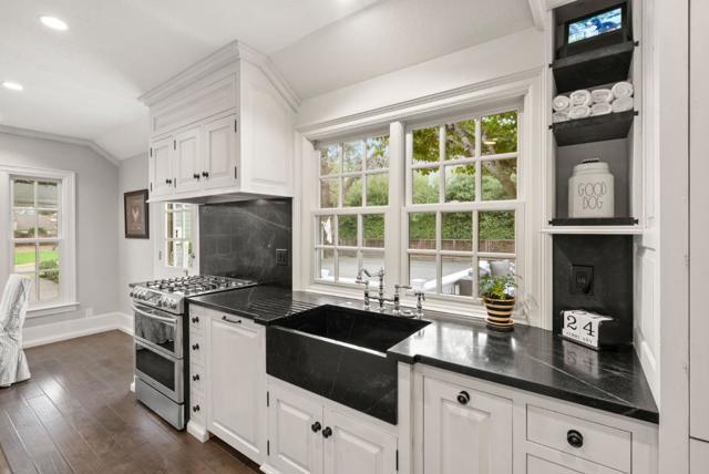 Image 32 of 94 For 1486 Newport Avenue