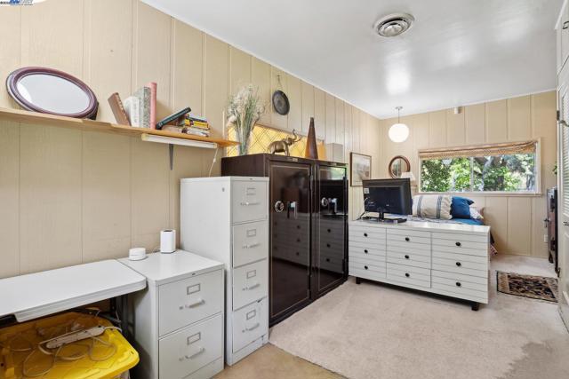 419 Burkhard Rd, Patterson CA: https://media.crmls.org/mediaz/eeff6ee2-f937-488e-a564-4c6726988499.jpg