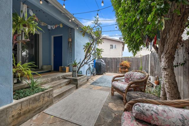 1679 81 Chalcedony St, San Diego CA: https://media.crmls.org/mediaz/eeffe3b9-11e4-4e11-a688-ae7ad762e541.jpg
