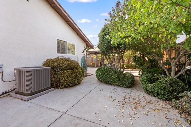 788 Mayten Tree Court, Sunnyvale CA: https://media.crmls.org/mediaz/ef0015b1-82ff-4c7d-8a11-1e4c8e383264.jpg