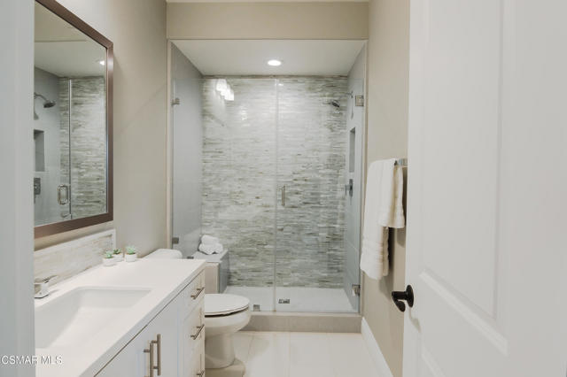 1323 Arroyo View Street, Thousand Oaks CA: https://media.crmls.org/mediaz/ef00ad7f-2e3a-4498-9b91-55e1d2ba412a.jpg