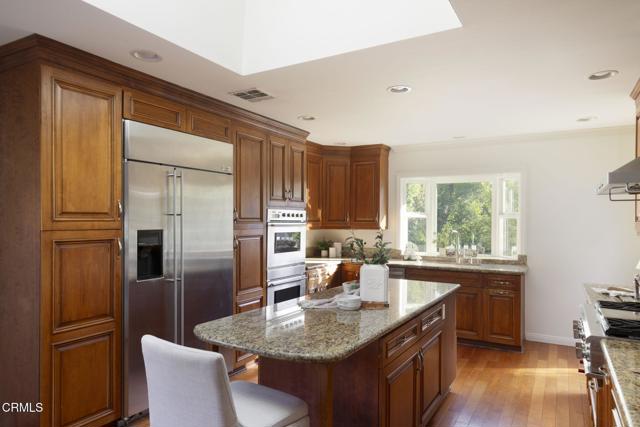 Detail Gallery Image 12 of 38 For 2050 E Woodlyn Rd, Pasadena,  CA 91104 - 3 Beds | 2 Baths