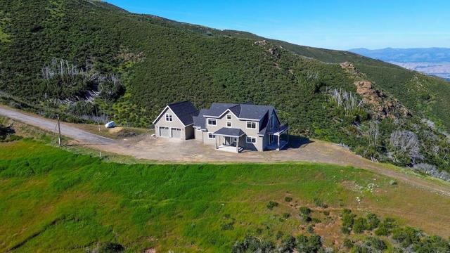 33501 Loma Chiquita Road, Los Gatos CA: https://media.crmls.org/mediaz/ef030604-3946-4cae-b2b7-4c49192002b7.jpg