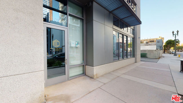 1100 S Hope Street, Los Angeles CA: https://media.crmls.org/mediaz/ef03398b-36c5-4e09-9b44-4bad5583c1c1.jpg