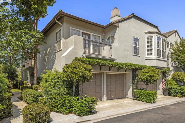 24 Dauphine, Newport Coast CA: https://media.crmls.org/mediaz/ef035f66-3361-4e8f-a340-e9ee27957f8a.jpg