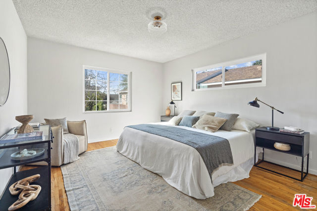 4242 Grand View Boulevard, Los Angeles CA: https://media.crmls.org/mediaz/ef03a285-86ac-4d4a-9a36-77225f535fb4.jpg