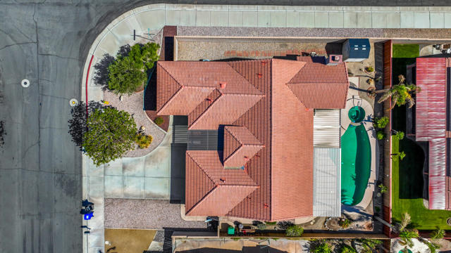 37596 Colebridge Street, Palm Desert CA: https://media.crmls.org/mediaz/ef03f35e-686b-4f02-9d9d-f0b39a65e99c.jpg