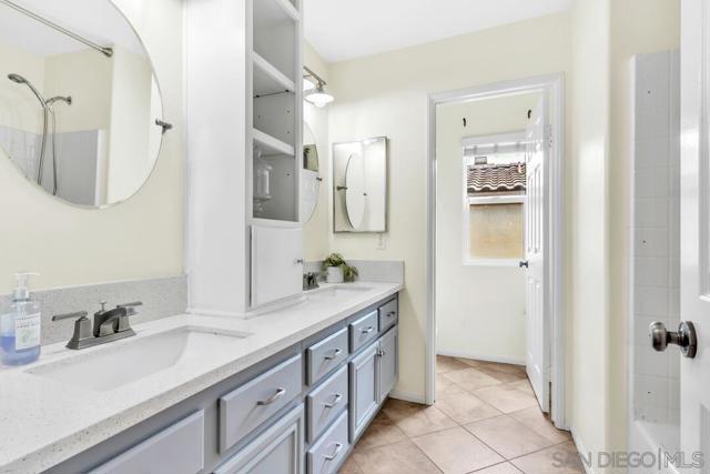 1531 Quiet Trail Dr, Chula Vista CA: https://media.crmls.org/mediaz/ef04301e-be66-48f4-b577-a5c50a6f923c.jpg
