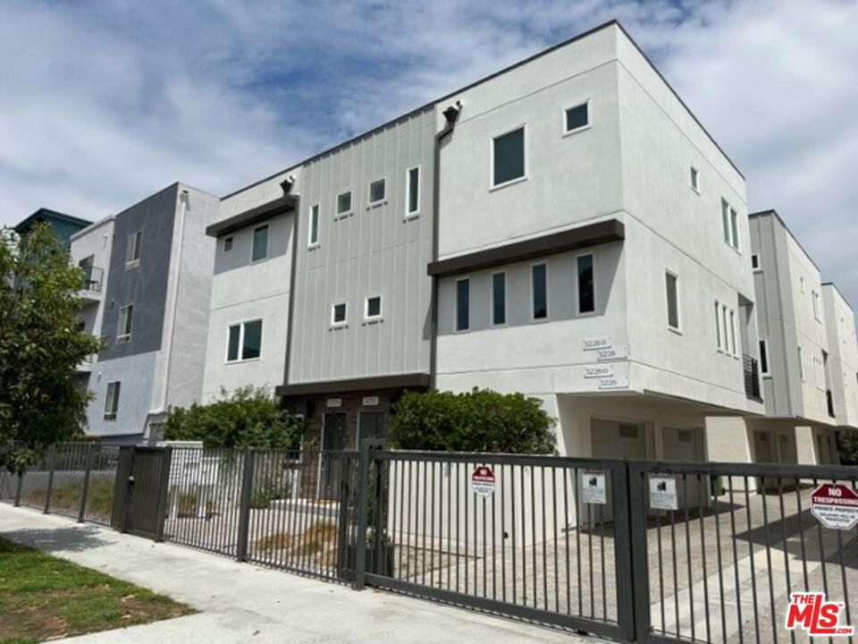 1/2 Satsuma Avenue
