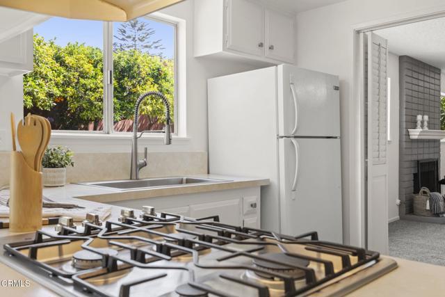 8699 Roswell Street, Ventura CA: https://media.crmls.org/mediaz/ef04bbb8-58d9-4e38-aee8-07aa1c3db5fb.jpg