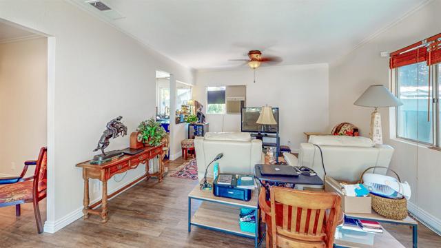 2701 Harriet St, Oceanside CA: https://media.crmls.org/mediaz/ef04f592-b58e-4a0b-8715-88defd99c27f.jpg