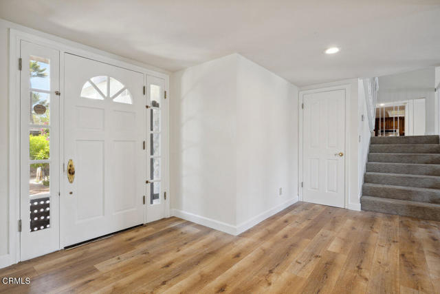 2524 Monaco Drive, Oxnard CA: https://media.crmls.org/mediaz/ef0581fe-ddea-4c22-a2cd-e534756e79fe.jpg