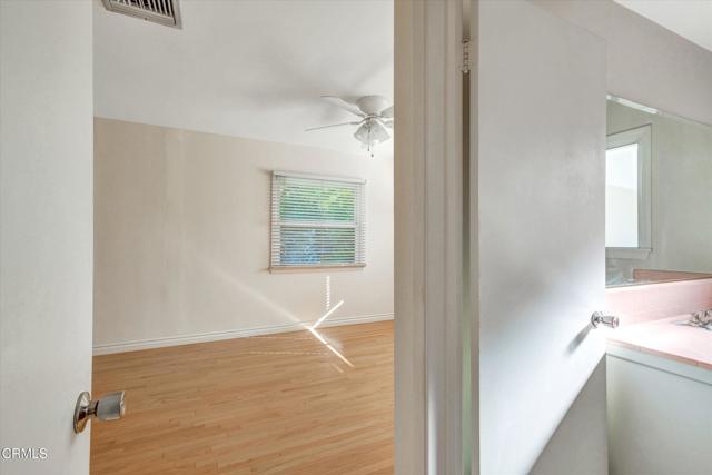 Detail Gallery Image 19 of 33 For 3557 Burritt Way, Glendale,  CA 91214 - 3 Beds | 2 Baths