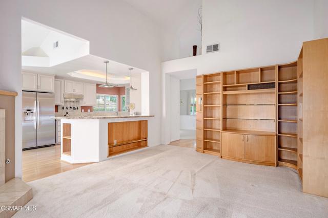 3695 Mapleknoll Place, Thousand Oaks CA: https://media.crmls.org/mediaz/ef05efda-59e7-4806-ab53-7d21512775ae.jpg