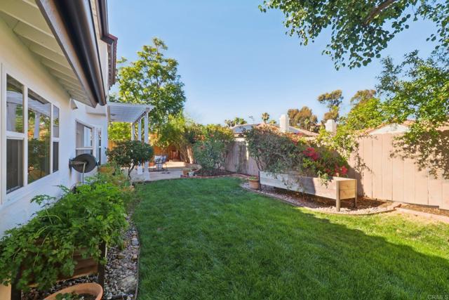 2933 Via Emerado, Carlsbad CA: https://media.crmls.org/mediaz/ef06027b-44b9-409c-bc3a-0ba9d97329af.jpg