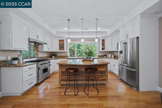 921 Foye Drive, Lafayette CA: https://media.crmls.org/mediaz/ef065455-9791-48c8-bbf1-3c320c3c2d61.jpg