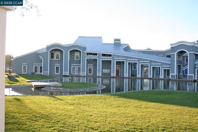 190 Cleaveland Rd, Pleasant Hill CA: https://media.crmls.org/mediaz/ef06bc96-0e7c-4bc2-9d71-f97de22a9271.jpg