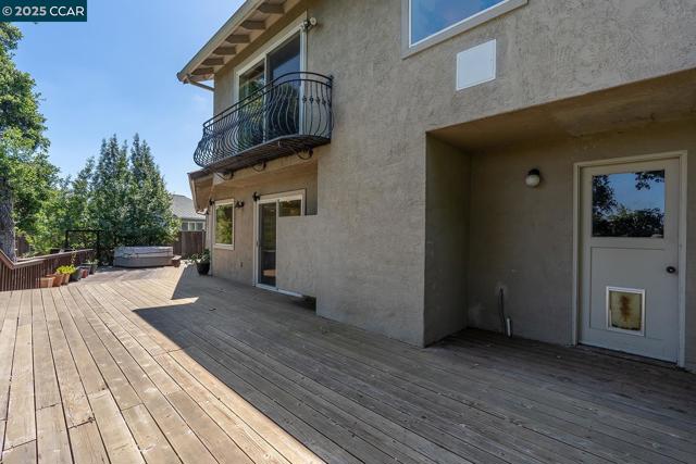 6082 Slopeview Ct, Castro Valley CA: https://media.crmls.org/mediaz/ef06bfb1-08ed-4223-9838-782bda02962b.jpg