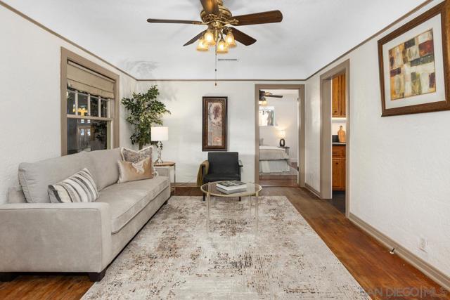 2707 Sweetwater Rd, Spring Valley CA: https://media.crmls.org/mediaz/ef06cffe-60a1-40a7-b78d-c07db5578ba2.jpg