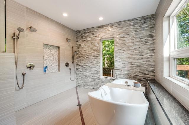 3920 Lakemead Way, Redwood City CA: https://media.crmls.org/mediaz/ef06d98f-b00a-4481-a14d-9286c4981d17.jpg