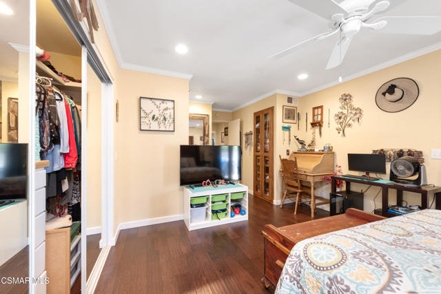 1122 Canterford Circle, Westlake Village CA: https://media.crmls.org/mediaz/ef06e561-1700-4107-bb98-8b8b2ecd7bd4.jpg