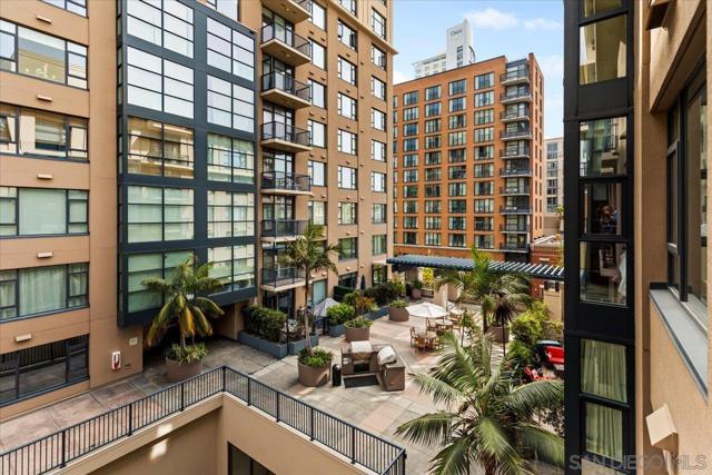 530 K St, San Diego CA: https://media.crmls.org/mediaz/ef09155d-be27-4723-90aa-066a4c542b6a.jpg