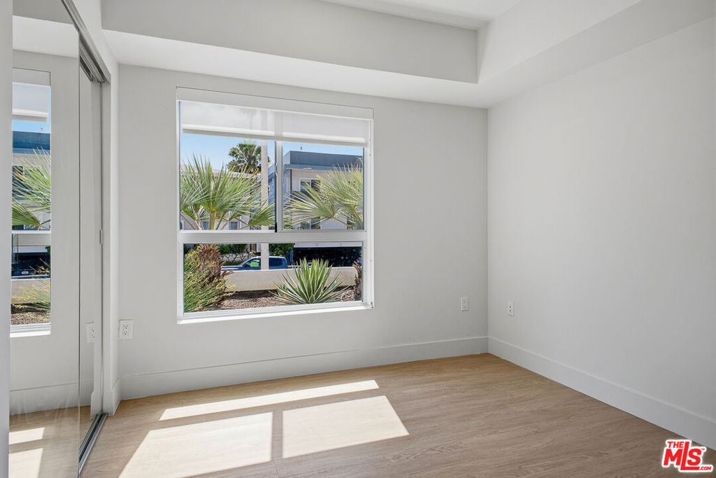 11837 Mayfield Avenue #106