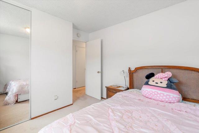 137 Silverwood Place, Marina CA: https://media.crmls.org/mediaz/ef0a49aa-352a-44c2-b08d-e8ce09c78069.jpg